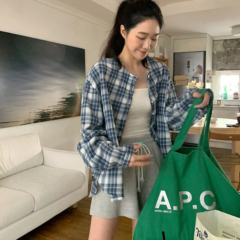 Lightweight Summer Plaid Shirt Women's Retro round Neck Long Sleeve Midi Length Spliced Color Artistic Shirt Outerwear
Lightweight Summer Plaid Shirt Women's Retro round Neck Long Sleeve Midi Length Spliced Color Artistic Shirt Outerwear
