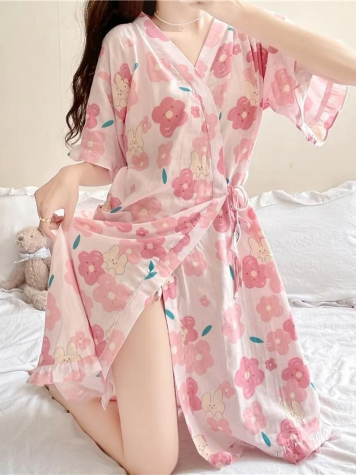 plus Size Floral Print Sleep Robe Women's Summer Home Clothes Belt Design Cover up Casual Midi Length Sleep Dress
plus Size Floral Print Sleep Robe Women's Summer Home Clothes Belt Design Cover up Casual Midi Length Sleep Dress
