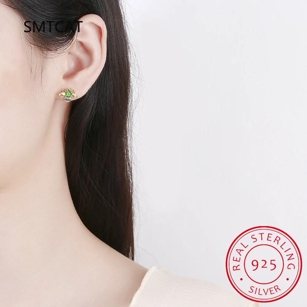 Стерлингового Серебра 925, корейский стиль, милые насекомые, пчелы, ромашки, цветы, асимметричные серьги-гвоздики Brincos для женщин и девочек, вечерние ювелирные изделия, подарки
Стерлингового Серебра 925, корейский стиль, милые насекомые, пчелы, ромашки, цветы, асимметричные серьги-гвоздики Brincos для женщин и девочек, вечерние ювелирные изделия, подарки