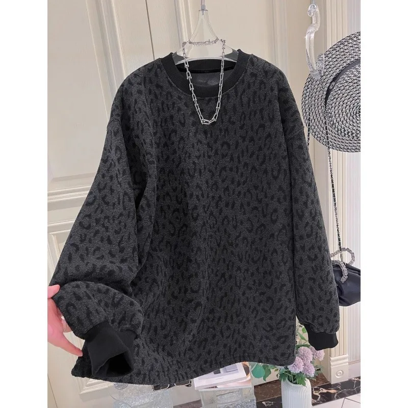 Loose Fit round Neck Fleece Lined Sweatshirt Men's American Style Polyester Fiber round Neck Pullover Sweatshirt for Autumn W...
Loose Fit round Neck Fleece Lined Sweatshirt Men's American Style Polyester Fiber round Neck Pullover Sweatshirt for Autumn W...