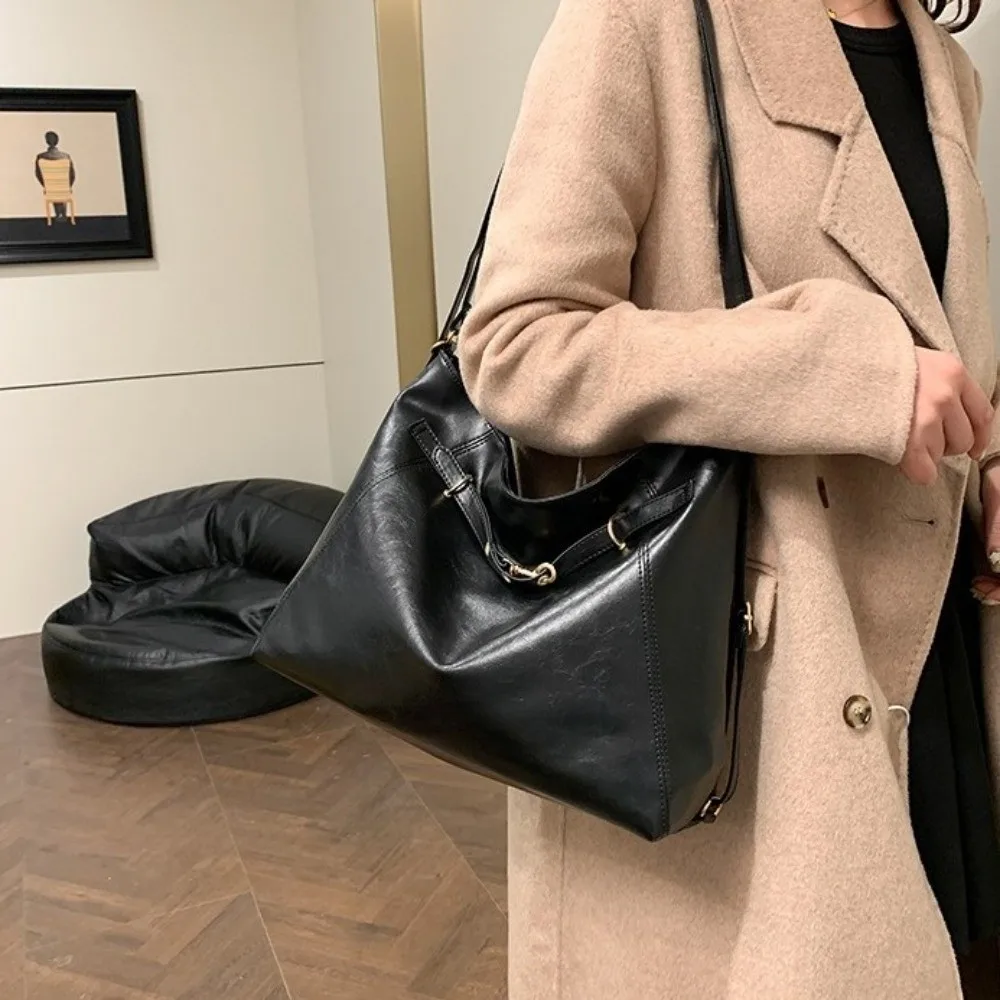 Vintage Large Capacity PU Leather Crossbody Bag Harajuku Multifunctional Backpack Y2K Korean Style Women Shoulder Bag Sports
Vintage Large Capacity PU Leather Crossbody Bag Harajuku Multifunctional Backpack Y2K Korean Style Women Shoulder Bag Sports
