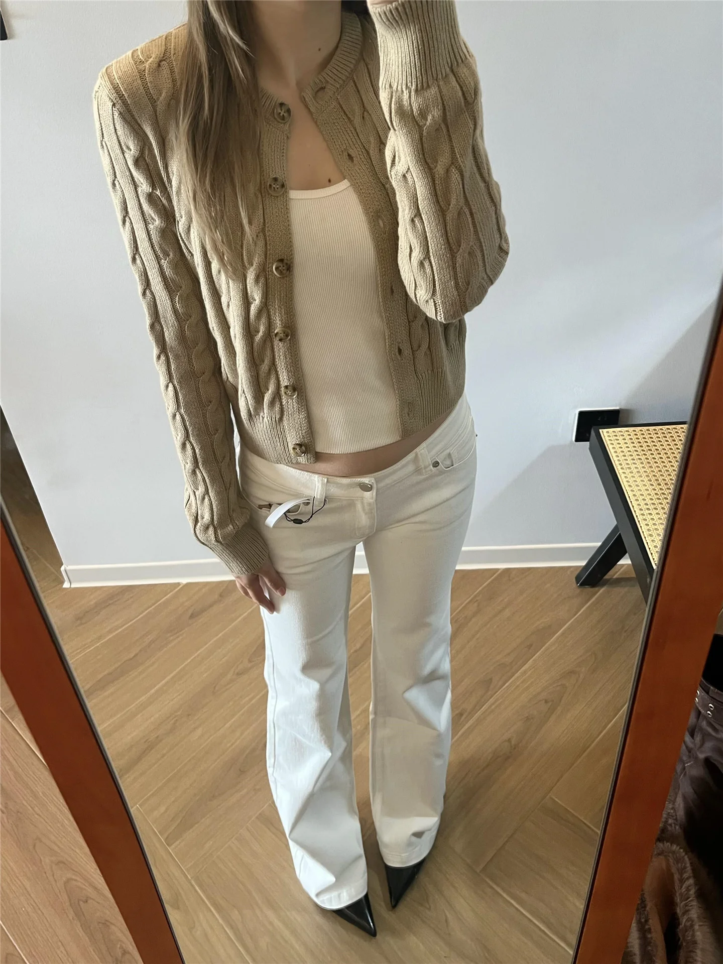 American Retro Extended White Low Waist Flared Jeans Women's Tight Elastic Hoof Floor-Length Pants Spring Casual Cotton
American Retro Extended White Low Waist Flared Jeans Women's Tight Elastic Hoof Floor-Length Pants Spring Casual Cotton