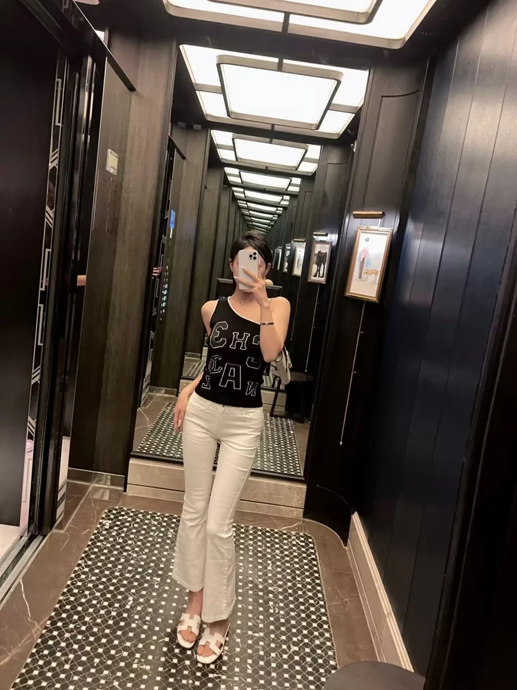 High Waist Flared Nine-Tenths Denim Jeans Women's Slimming Hip Lifting Simple Sle Small Size Flared Pants Cotton Elastic
High Waist Flared Nine-Tenths Denim Jeans Women's Slimming Hip Lifting Simple Sle Small Size Flared Pants Cotton Elastic