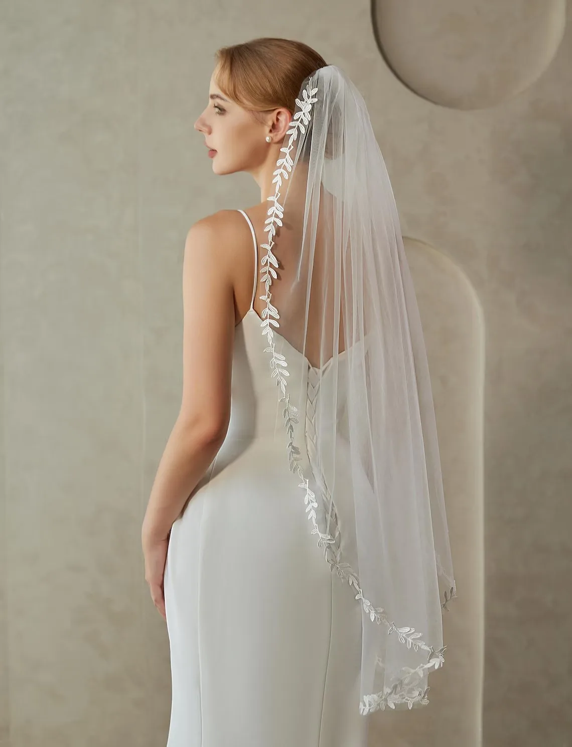 Wedding Veil with Comb Vine Lace Edge Tulle Bridal Veils Romantic Leaf Embroidery Mantilla for Church Outdoor Ceremony G129
Wedding Veil with Comb Vine Lace Edge Tulle Bridal Veils Romantic Leaf Embroidery Mantilla for Church Outdoor Ceremony G129