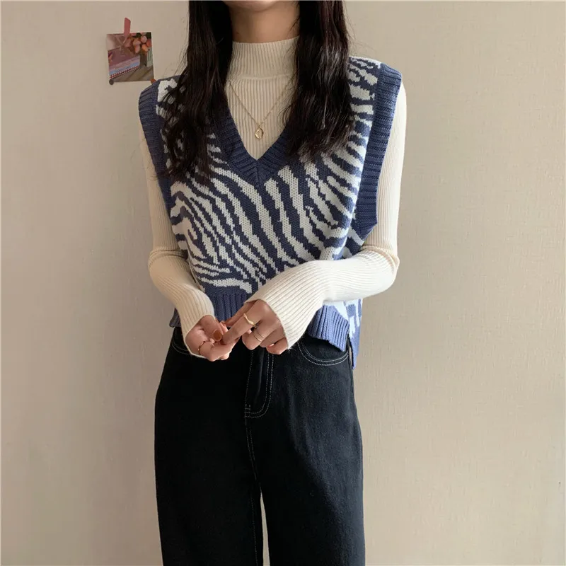 Cropped Sweater Vest Women Autumn Chic Loose New Fashion Female Outerwear Knitted All-match Sleeveless Simple Lady Clothing Ins
Cropped Sweater Vest Women Autumn Chic Loose New Fashion Female Outerwear Knitted All-match Sleeveless Simple Lady Clothing Ins