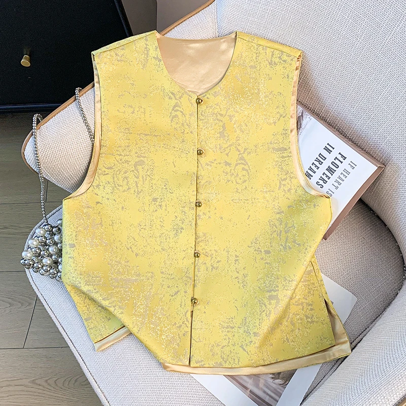 New Chinese Style Gold Ground Improved Embroidery Heavy Work Weaving Silk Vest Top Fashionable Traditional National Trend Wom...
New Chinese Style Gold Ground Improved Embroidery Heavy Work Weaving Silk Vest Top Fashionable Traditional National Trend Wom...