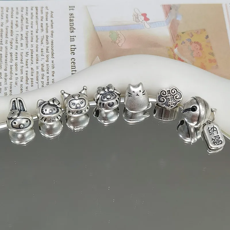 Sanrio peripheral DIY accessories pendant bracelet HelloKitty anime peripheral DIY beads large hole bracelet diy accessories
Sanrio peripheral DIY accessories pendant bracelet HelloKitty anime peripheral DIY beads large hole bracelet diy accessories