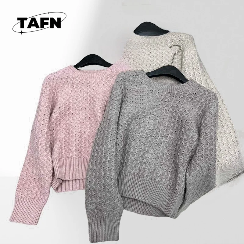 24New European and American Style Cashmere Warm Leisure Luxury Women's Sweater Advanced Texture Thick Fashion All-Matching Sweet
24New European and American Style Cashmere Warm Leisure Luxury Women's Sweater Advanced Texture Thick Fashion All-Matching Sweet
