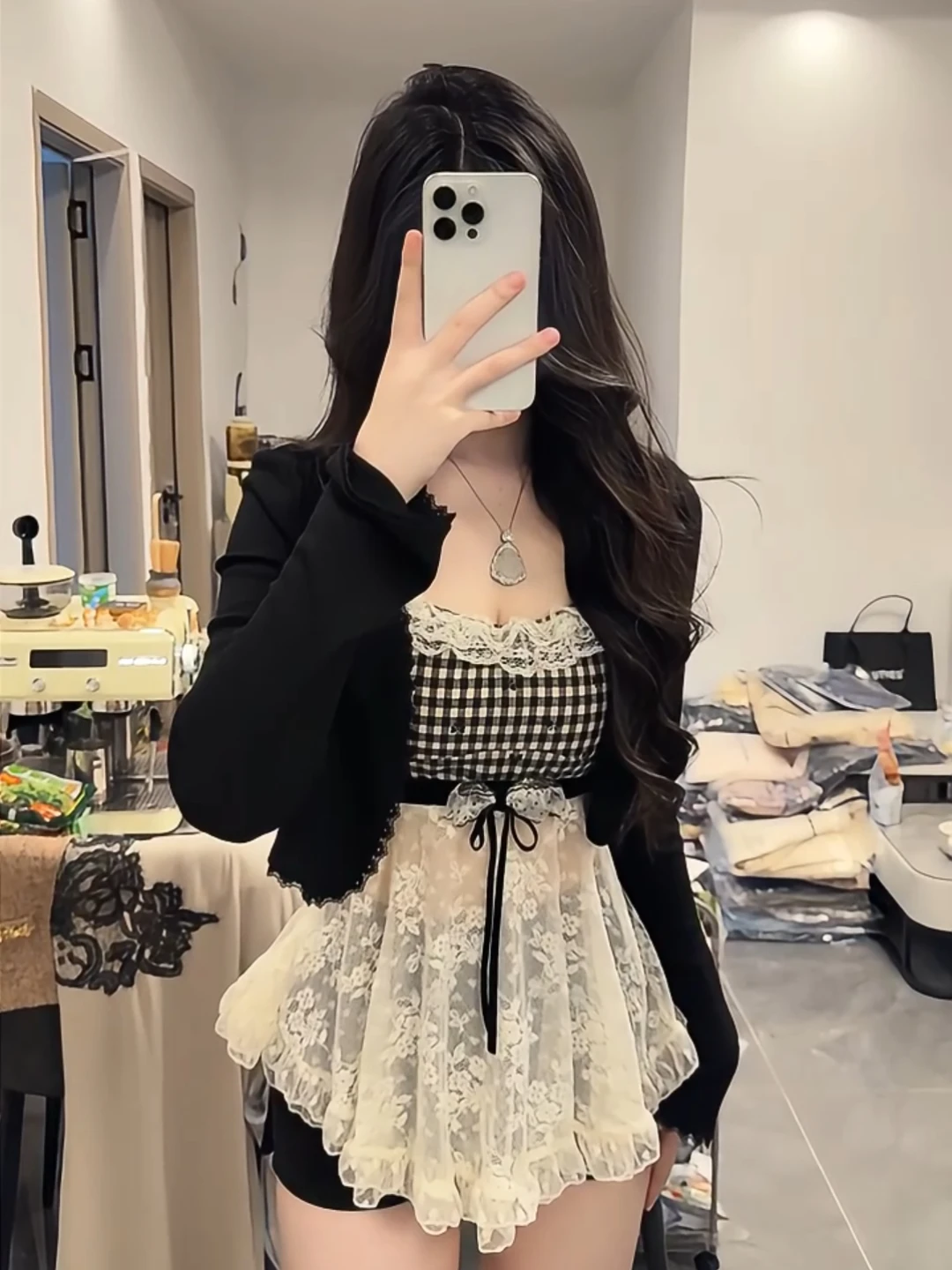 Sexy Retro Splice Lace Patchwork Plaid Crop Top And Short Pants Three-Piece Set for Young Women Trendy Autumn Fashion
Sexy Retro Splice Lace Patchwork Plaid Crop Top And Short Pants Three-Piece Set for Young Women Trendy Autumn Fashion