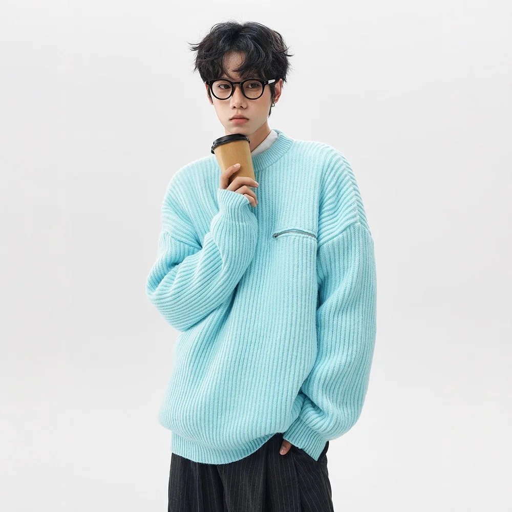 Вязаный свитер с карманами на молнии в американском стиле ретро и мужским дизайном, утолщенный дизайн, свитер с круглым вырезом и элитным ощущением
Вязаный свитер с карманами на молнии в американском стиле ретро и мужским дизайном, утолщенный дизайн, свитер с круглым вырезом и элитным ощущением