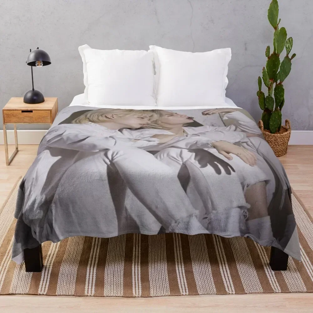 Hyunlix Throw Blanket Thin Soft Blanket for Summer Night Sleeping
Hyunlix Throw Blanket Thin Soft Blanket for Summer Night Sleeping