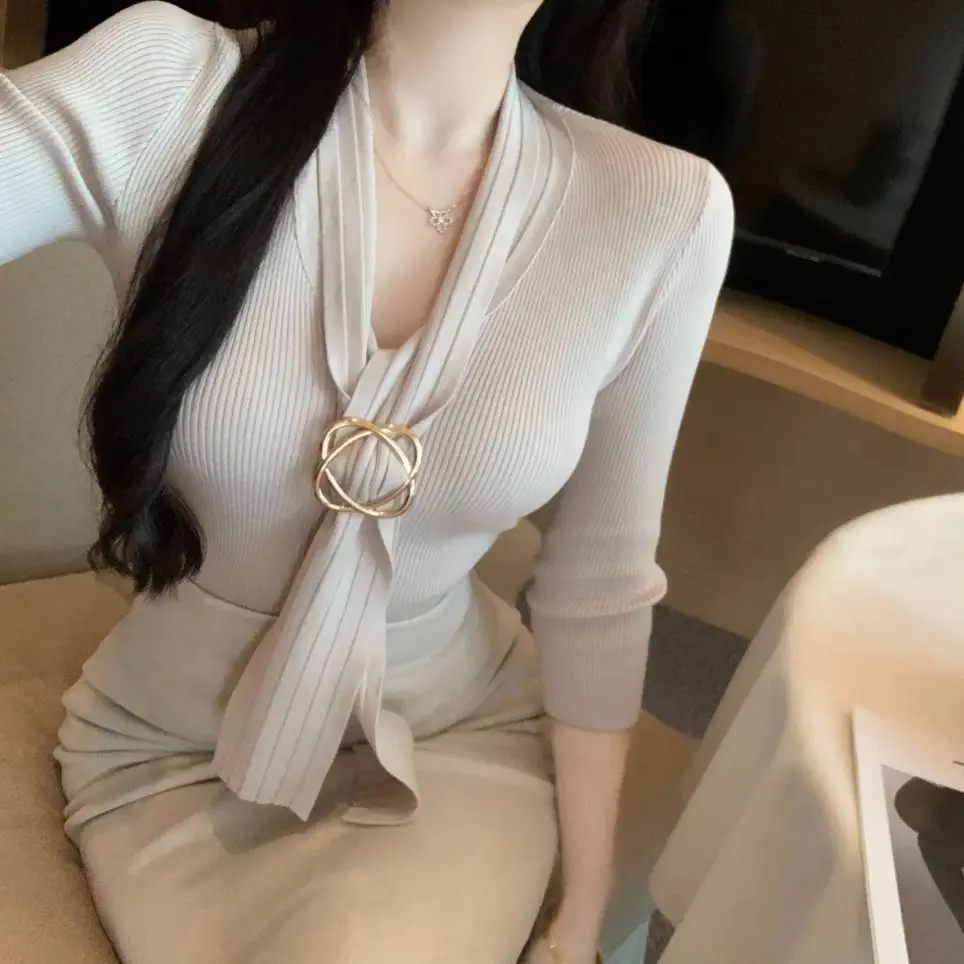 Lace-up V-neck 7-quarter Sleeve Sweater Top Summer Capable Temperament Women's Streamer Pure Desire Style Slim Top
Lace-up V-neck 7-quarter Sleeve Sweater Top Summer Capable Temperament Women's Streamer Pure Desire Style Slim Top
