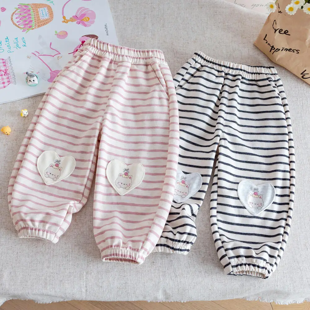 Sanrio Hello Kitty Girls 2026 Spring and Autumn Cartoon Striped Sweatpants Love Patch Casual Pants Comfortable Sports Pants
Sanrio Hello Kitty Girls 2026 Spring and Autumn Cartoon Striped Sweatpants Love Patch Casual Pants Comfortable Sports Pants