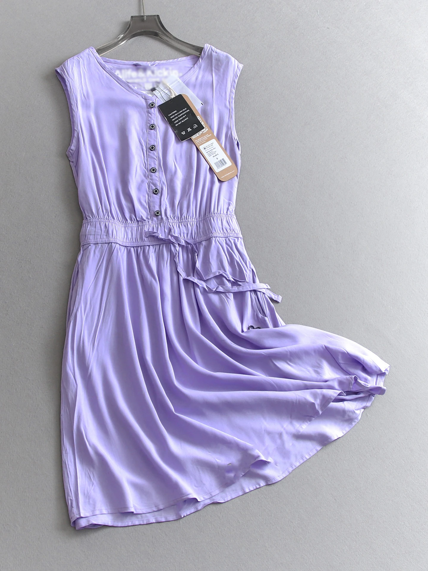 Minimalist Color Drawstring Waist Slim Fit V-Neck Midi Dress Casual Commute Sleeveless Vest Dress R914
Minimalist Color Drawstring Waist Slim Fit V-Neck Midi Dress Casual Commute Sleeveless Vest Dress R914