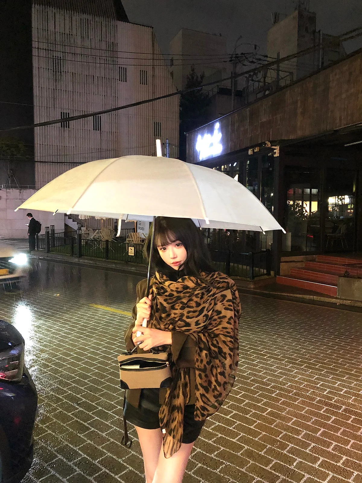 Ele Retro Briti Sle Women's Jaet Long Sve Turn-down Collar Waist-cinching Belted Outerwear for Autumn Season
Ele Retro Briti Sle Women's Jaet Long Sve Turn-down Collar Waist-cinching Belted Outerwear for Autumn Season