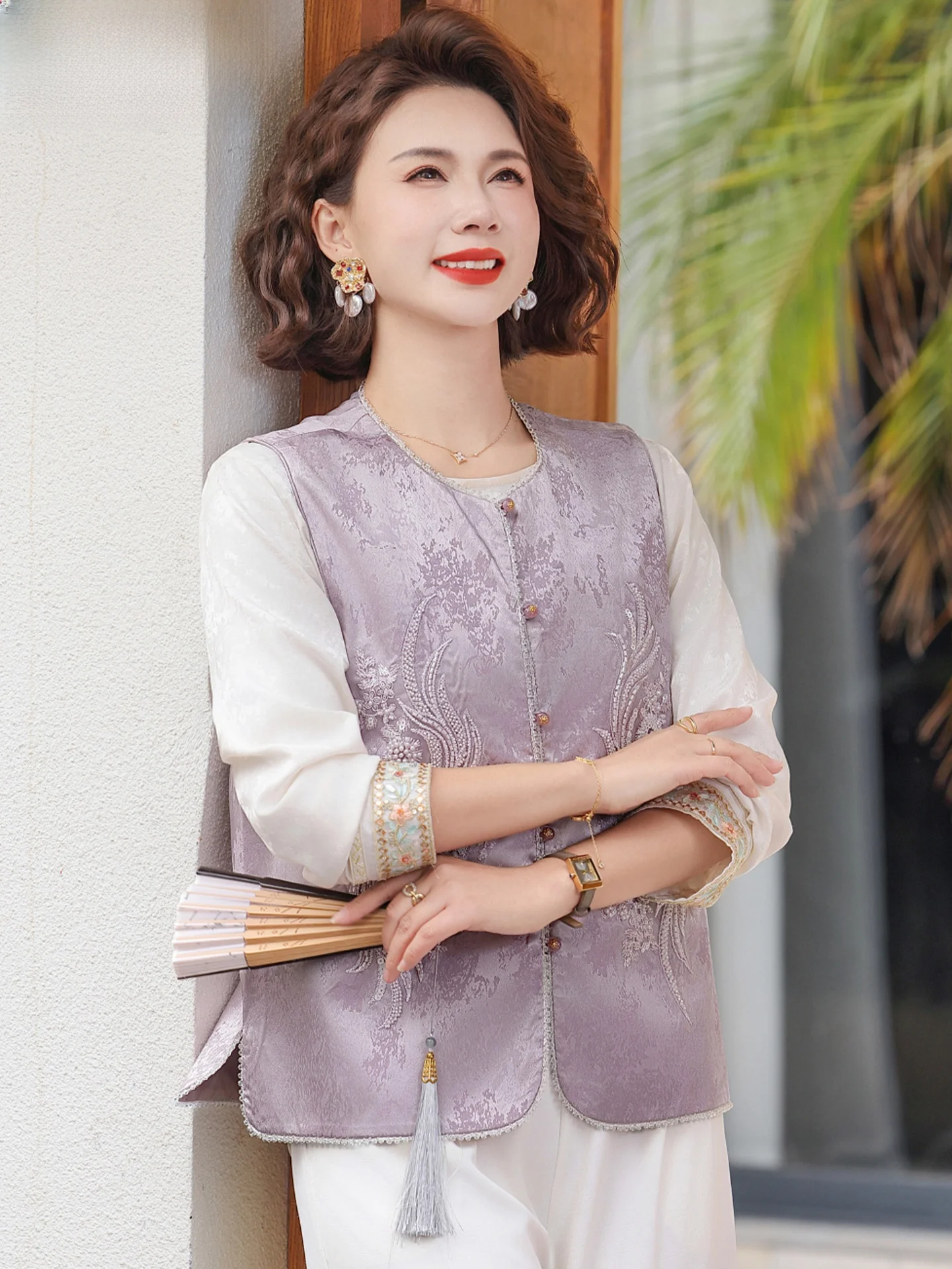 Ele Two-Piece Set New Chinese Sle Vest Jaet for Middle-Aged Women Spring Autumn Stand Fit Polyester Blend Cardigan
Ele Two-Piece Set New Chinese Sle Vest Jaet for Middle-Aged Women Spring Autumn Stand Fit Polyester Blend Cardigan