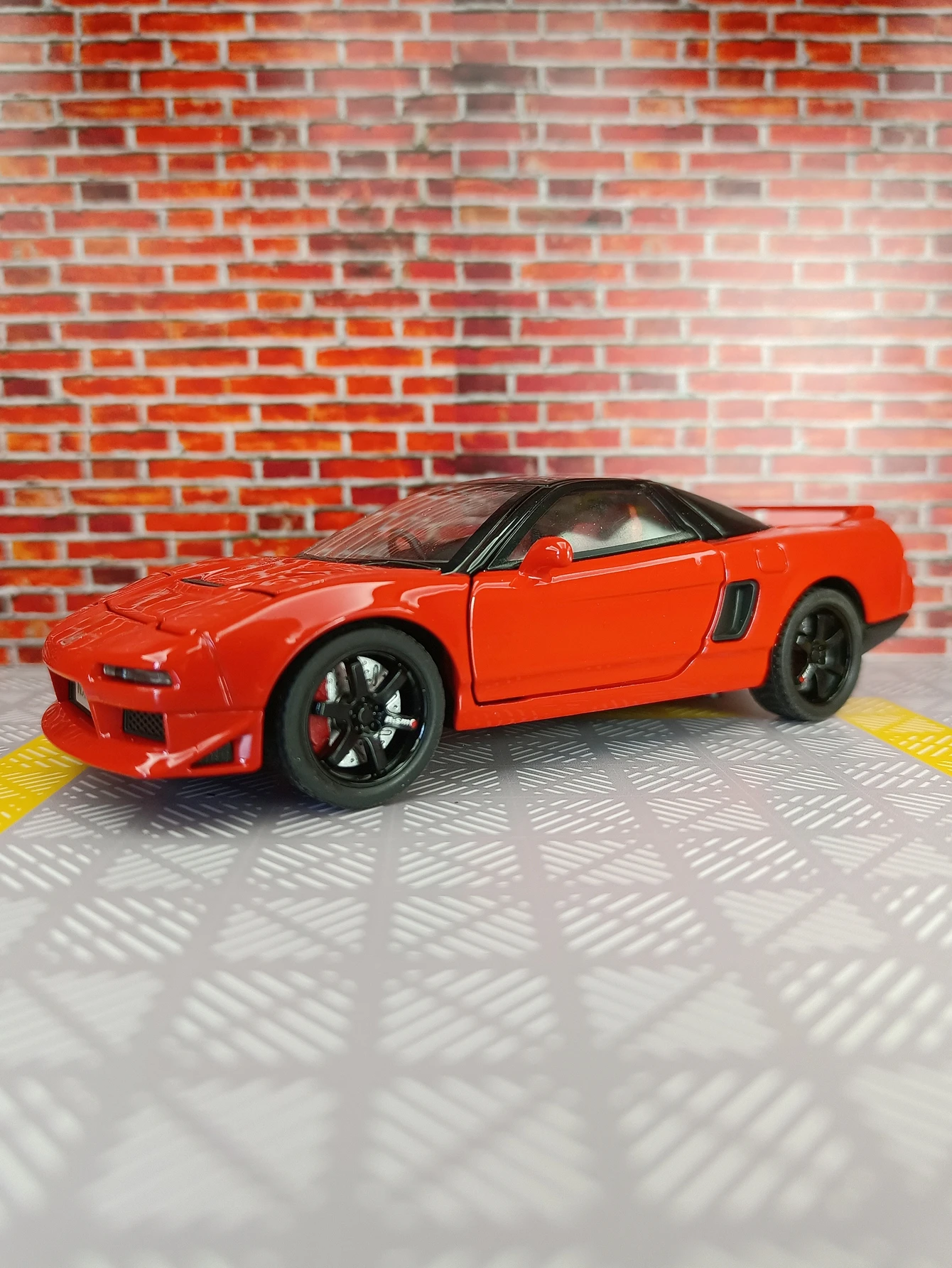 1: 32 NSX alloy car model ornaments collection shock absorption acousto-optic children's toys doors and hood trunk can be opened
1: 32 NSX alloy car model ornaments collection shock absorption acousto-optic children's toys doors and hood trunk can be opened