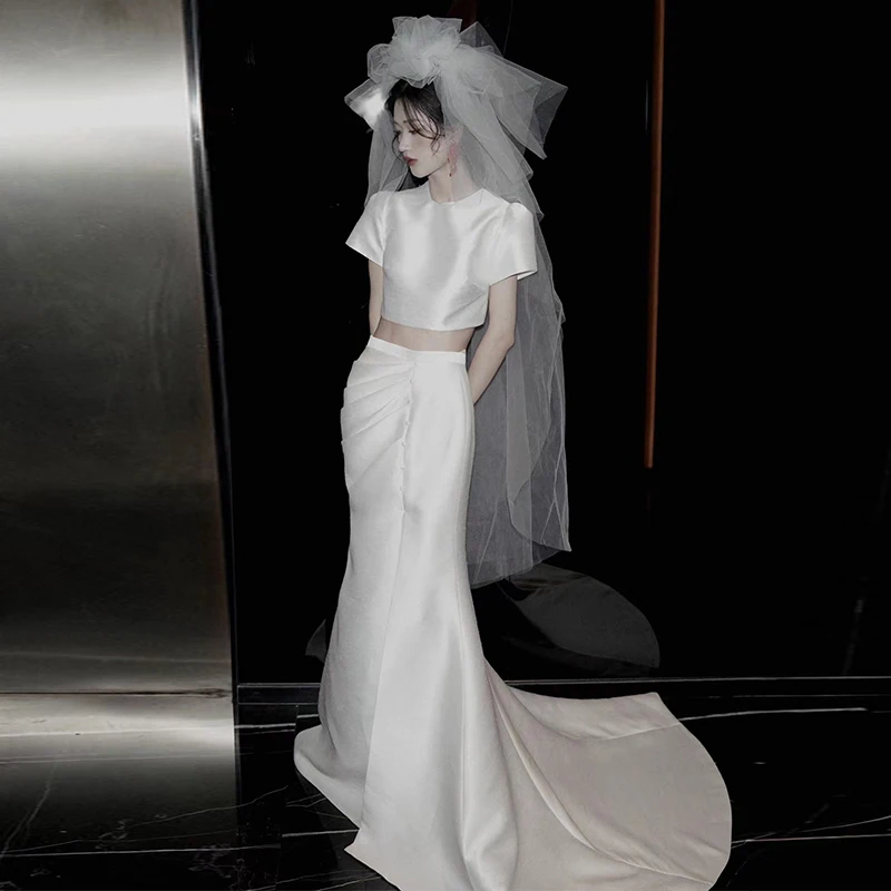 Ретро-свадебное платье класса люкс из атласа с отдельной юбкой, стройнящее, для невесты, с фатой, модное, А-силуэт, для торжественных мероприятий
Ретро-свадебное платье класса люкс из атласа с отдельной юбкой, стройнящее, для невесты, с фатой, модное, А-силуэт, для торжественных мероприятий