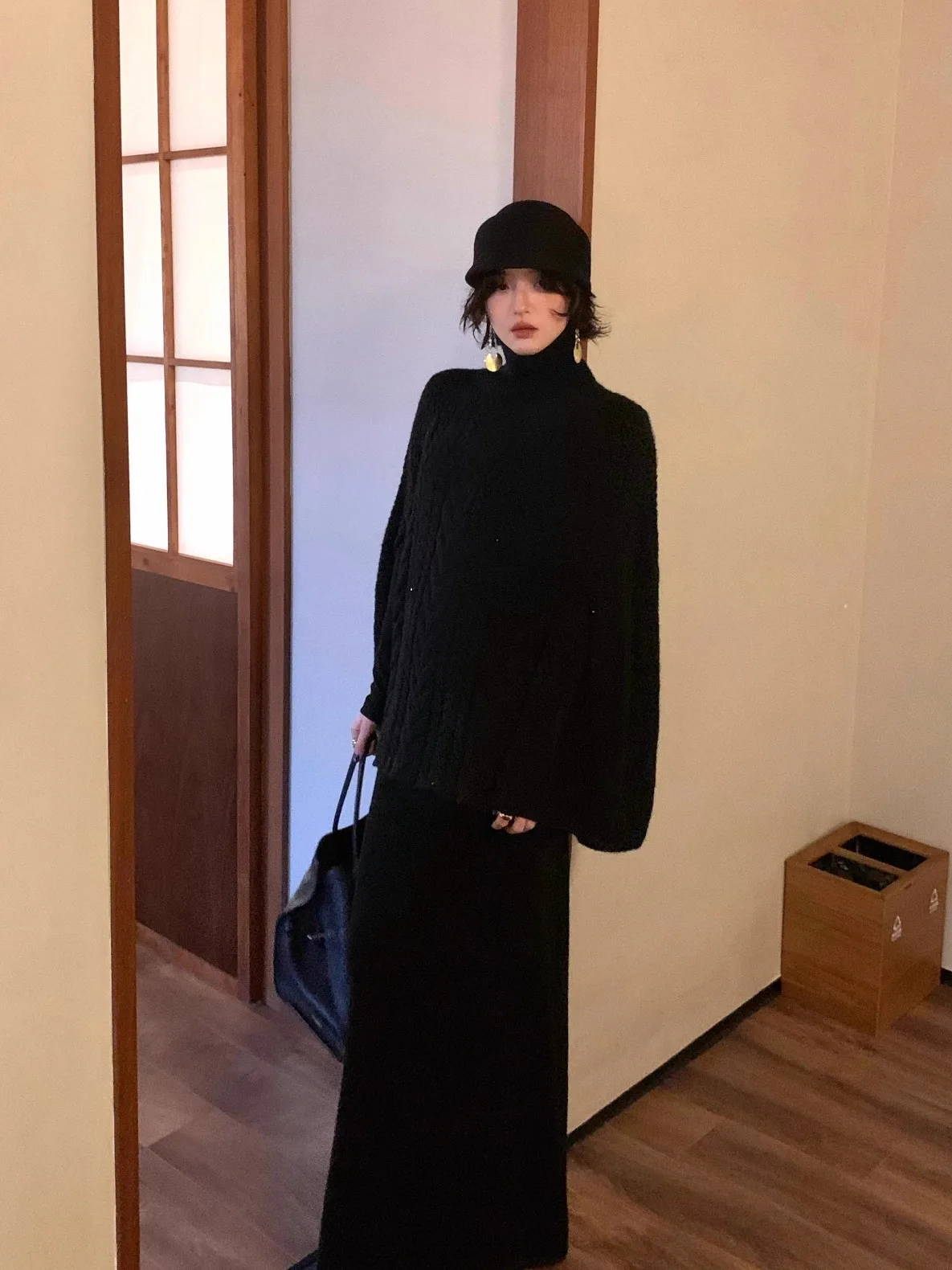 Длинная вязаная юбка с высокой талией в стиле ретро, гонконгский стиль, утягивающая, теплая, из полиэфирного волокна, повседневная, для работы, прямая юбка-труба
Длинная вязаная юбка с высокой талией в стиле ретро, гонконгский стиль, утягивающая, теплая, из полиэфирного волокна, повседневная, для работы, прямая юбка-труба