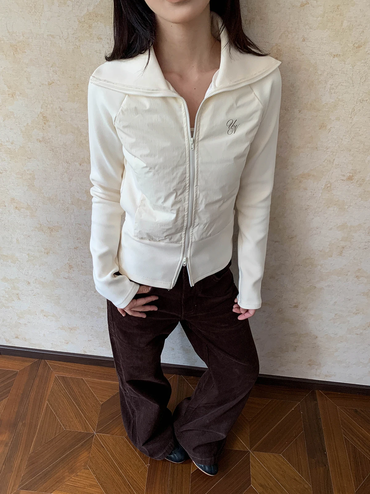 Aket American Sle Spicy Girl с двойной молнией, теплая лоскутная пуховая куртка, зимняя утягивающая верхняя одежда с отложным воротником для женщин
Aket American Sle Spicy Girl с двойной молнией, теплая лоскутная пуховая куртка, зимняя утягивающая верхняя одежда с отложным воротником для женщин