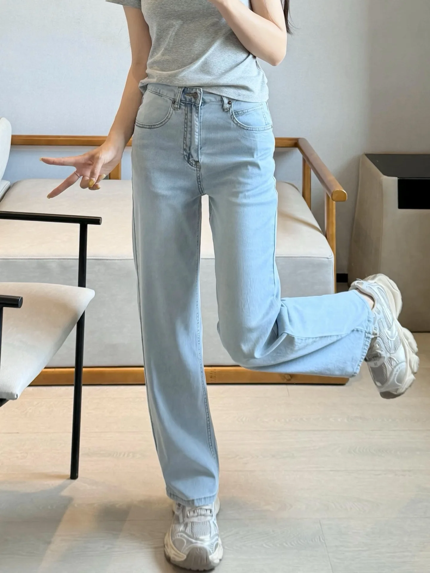 Summer 2026 Women's Slimming Wide Leg Ultra-Thin Cool Feeling Two-Tone Denim Pants Versatile Natural Waist Cotton Jeans
Summer 2026 Women's Slimming Wide Leg Ultra-Thin Cool Feeling Two-Tone Denim Pants Versatile Natural Waist Cotton Jeans