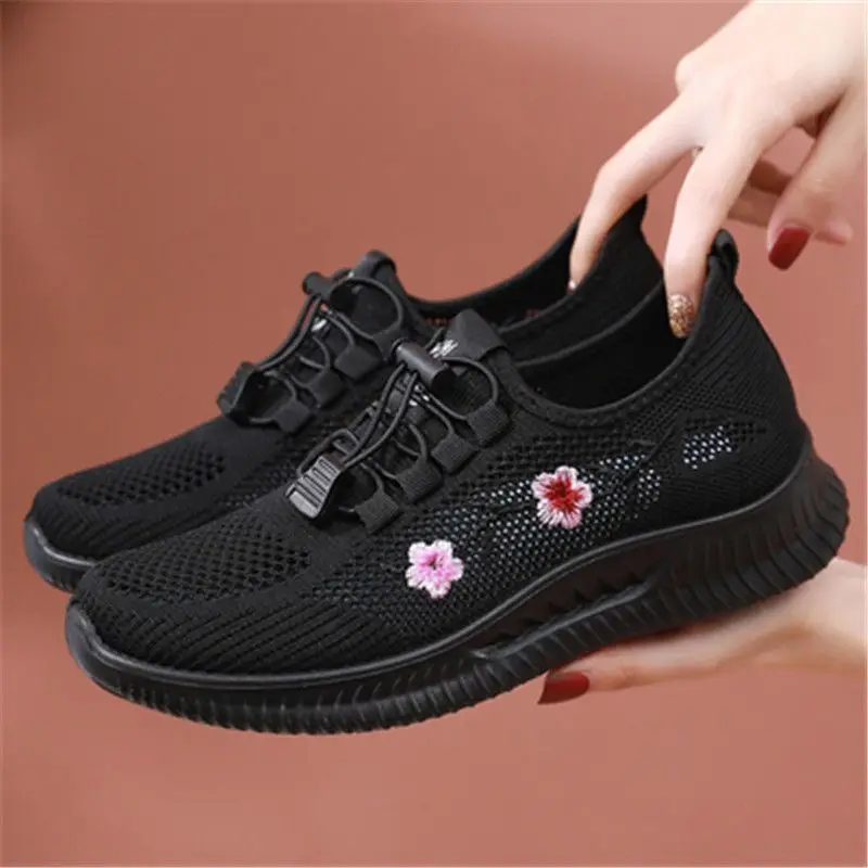 Summer Perforated Embroidered Mesh Shoes for Women Soft Bottom Non Slip Breathable Slip on Comfort Flats
Summer Perforated Embroidered Mesh Shoes for Women Soft Bottom Non Slip Breathable Slip on Comfort Flats