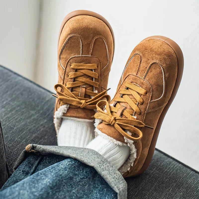 2025 Winter New Casual Sports Trend Fashionable and Comfortable Thick Bottom Plush British Style Retro Big Head Cotton Shoes
2025 Winter New Casual Sports Trend Fashionable and Comfortable Thick Bottom Plush British Style Retro Big Head Cotton Shoes