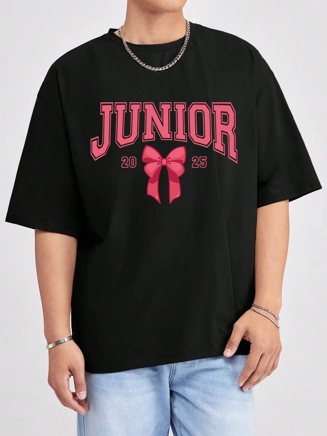 Мужские футболки с розовым бантом 2025, универсальная футболка в стиле хип-хоп, летняя хлопковая одежда, повседневный удобный топ большого размера
Мужские футболки с розовым бантом 2025, универсальная футболка в стиле хип-хоп, летняя хлопковая одежда, повседневный удобный топ большого размера