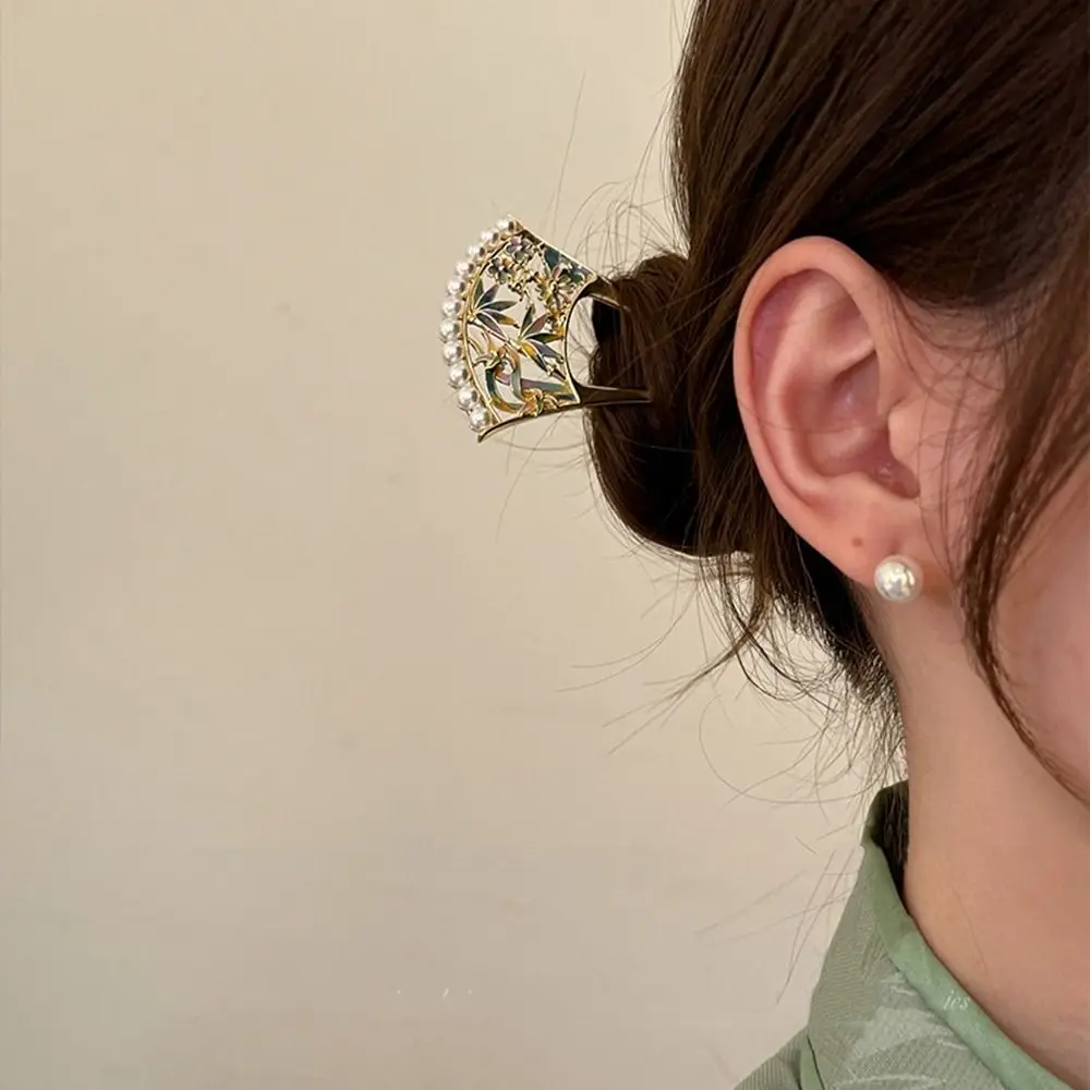 Classical Pearl Fan Hair Stick U-shaped Chinese Style Hanfu U Shape Hairpin Hair Chopstick Hair Accessories For Girl
Classical Pearl Fan Hair Stick U-shaped Chinese Style Hanfu U Shape Hairpin Hair Chopstick Hair Accessories For Girl