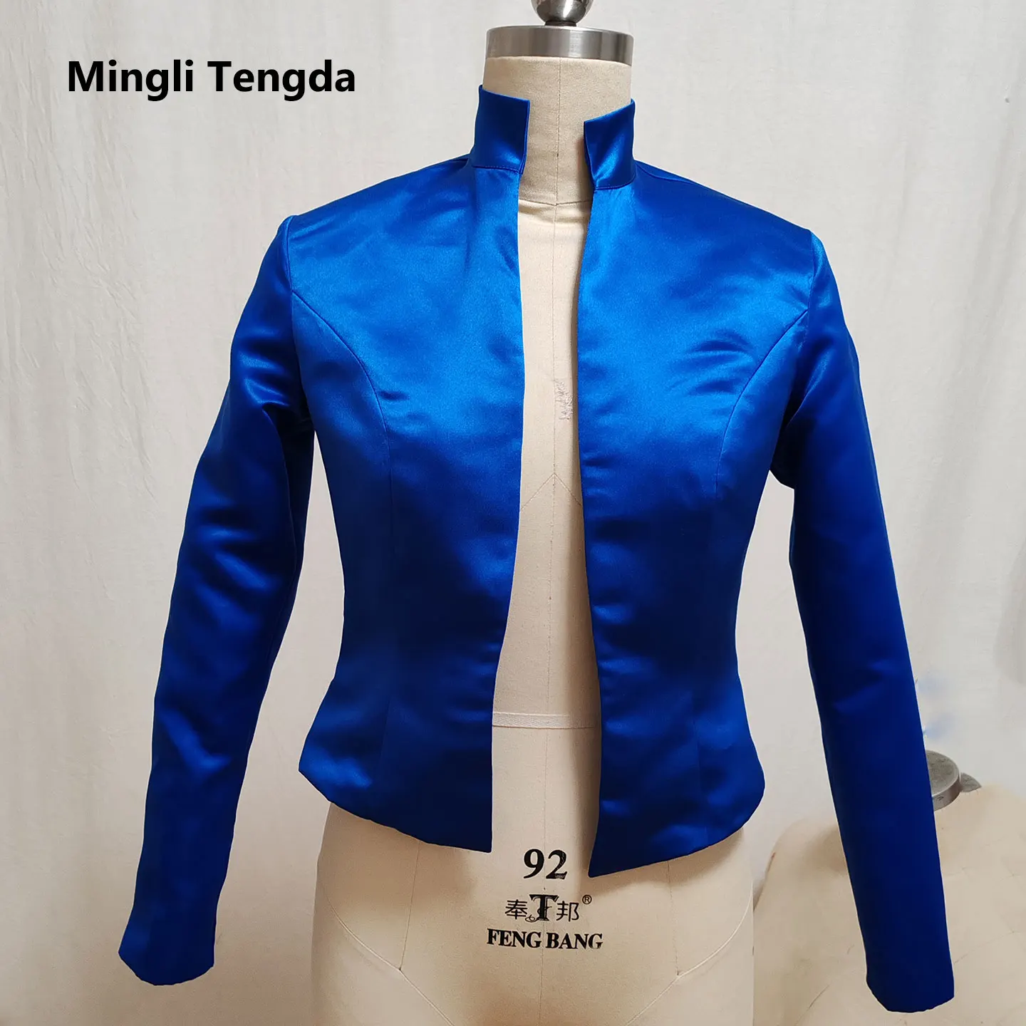 Свадебное болеро Mingli Tengda на заказ, с длинными рукавами, из атласа, королевский синий цвет, женская свадебная накидка-шаль, аксессуар, палантин, кейп, шарф-накидка
Свадебное болеро Mingli Tengda на заказ, с длинными рукавами, из атласа, королевский синий цвет, женская свадебная накидка-шаль, аксессуар, палантин, кейп, шарф-накидка