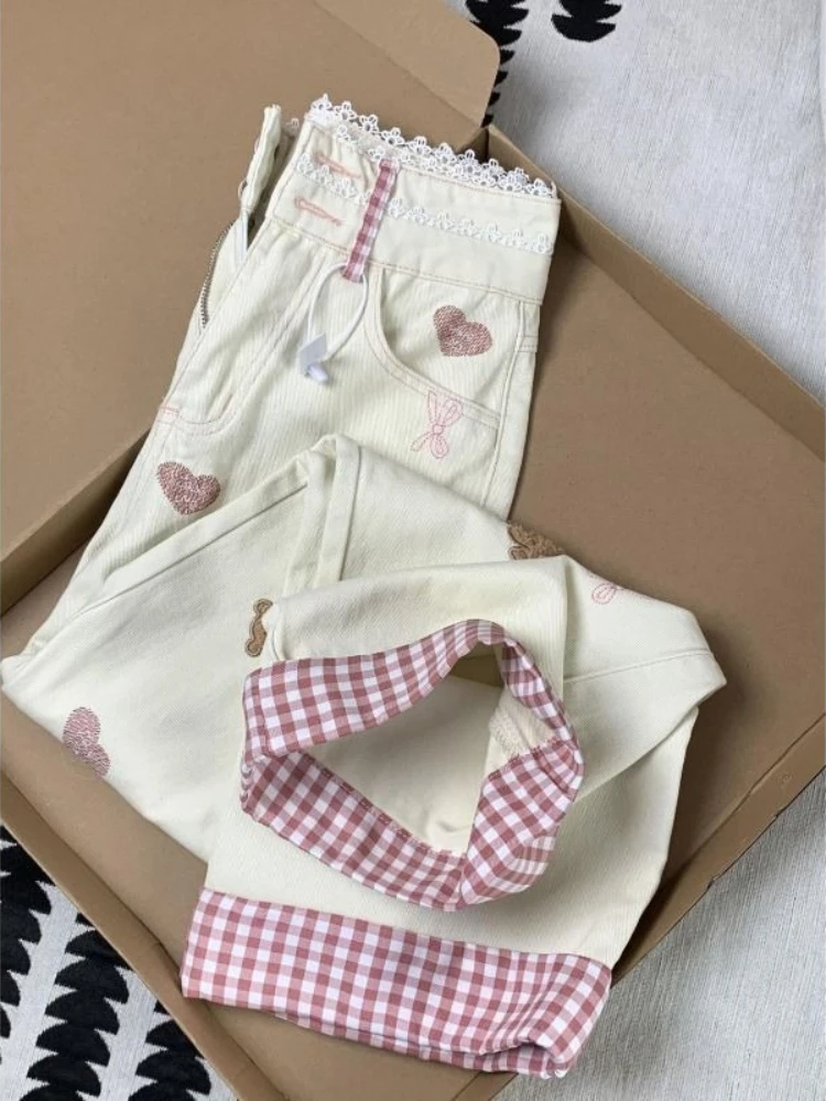 Preppy Style Jeans Cartoon Embroidery Lace Patchwork Plaid High Waist Straight Pants Fashion Sweet All Match 2025 Women Clothing
Preppy Style Jeans Cartoon Embroidery Lace Patchwork Plaid High Waist Straight Pants Fashion Sweet All Match 2025 Women Clothing