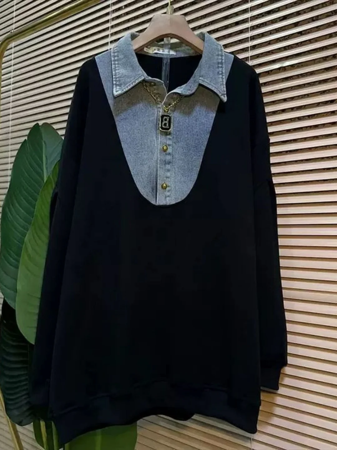 Женский повседневный модный топ больших размеров: уникальный джинсовый свитшот средней длины с пэчворком и длинными рукавами, стройнящий силуэт
Женский повседневный модный топ больших размеров: уникальный джинсовый свитшот средней длины с пэчворком и длинными рукавами, стройнящий силуэт