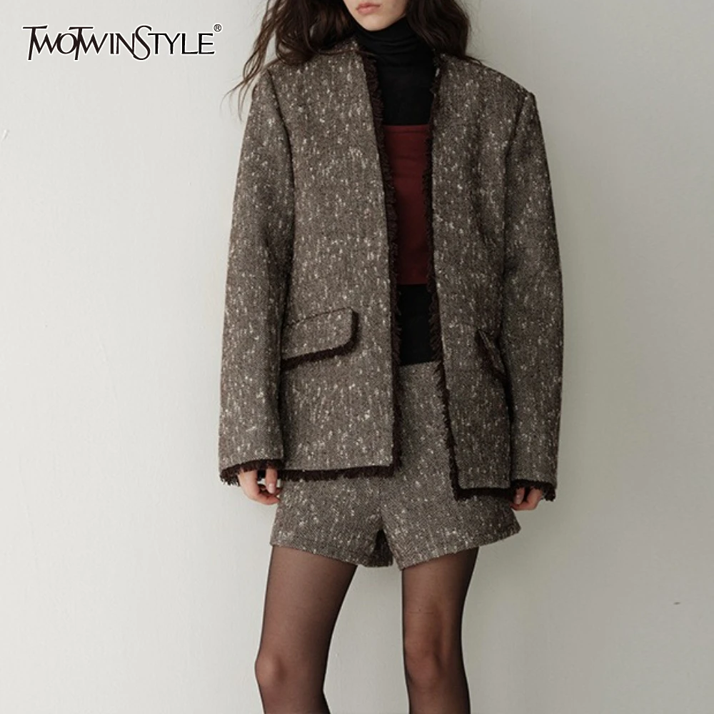 TWOTWINSTYLE Solid Spliced Pocket Korean Jacket Female O Neck Long Sleeve Loose Retro Casual Women's Jackets Autumn Fashion New
TWOTWINSTYLE Solid Spliced Pocket Korean Jacket Female O Neck Long Sleeve Loose Retro Casual Women's Jackets Autumn Fashion New