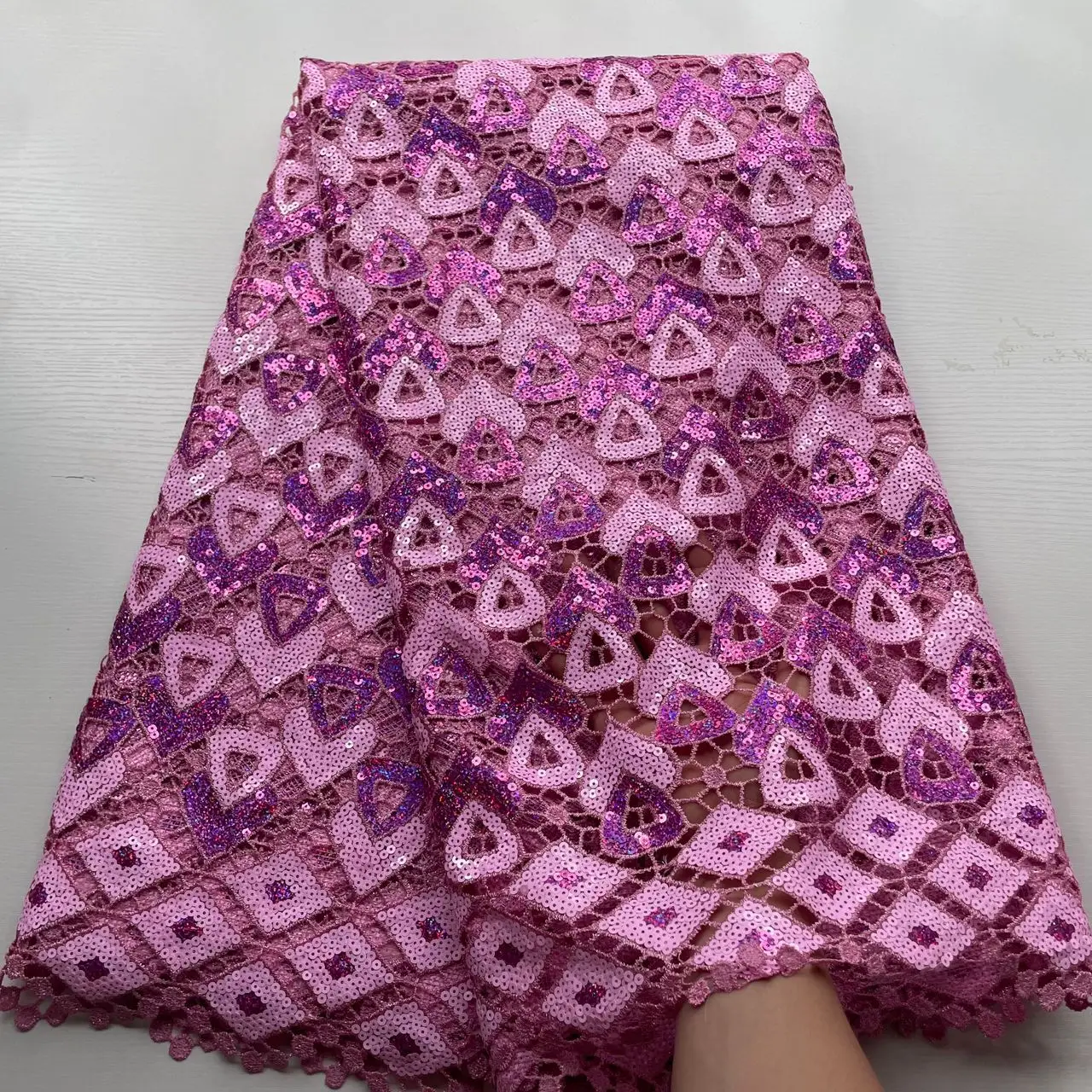 5 ярдов горячего французского кружева из органзы с блестками, африканский тюль, шнур, гипюровая кружевная сетка, вышитая ткань для свадебной вечеринки, материал
5 ярдов горячего французского кружева из органзы с блестками, африканский тюль, шнур, гипюровая кружевная сетка, вышитая ткань для свадебной вечеринки, материал