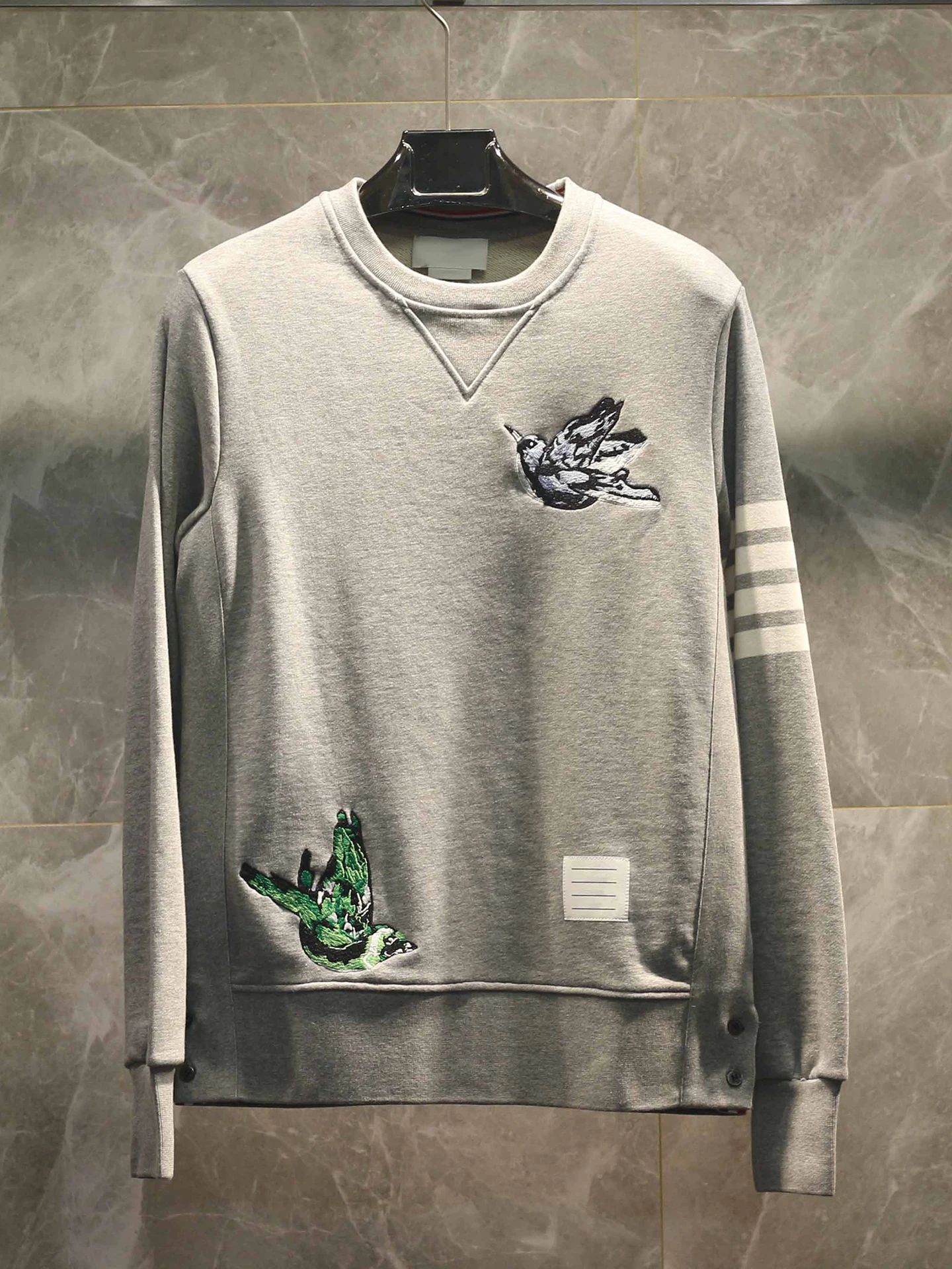 26ss Early Spring New Embroidered Bird Sweatirt Men's Hoodie Casual Outerwear Trendy Long Sve round Ne ex
26ss Early Spring New Embroidered Bird Sweatirt Men's Hoodie Casual Outerwear Trendy Long Sve round Ne ex