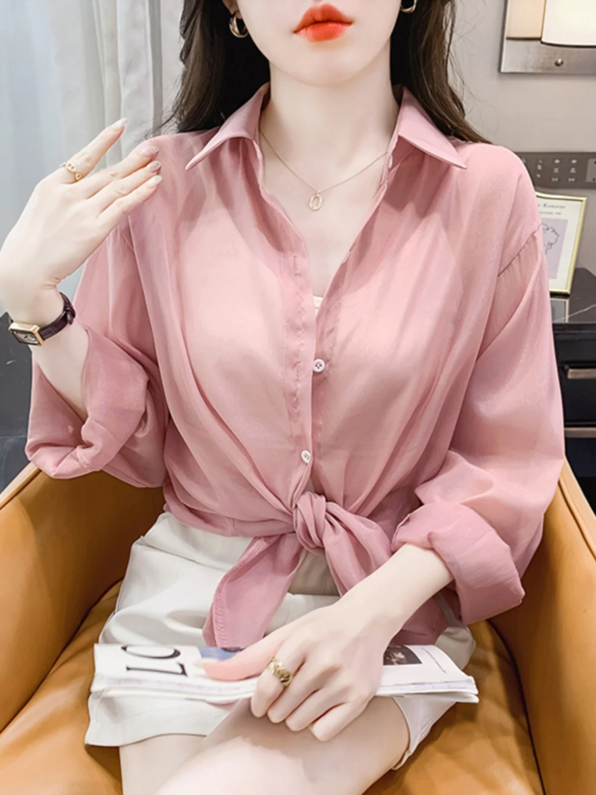 Summer Ice Silk Long Sleeve Open Cardigan Loose Thin Chiffon Sun Protection Top Korean Style Collar Regular Length
Summer Ice Silk Long Sleeve Open Cardigan Loose Thin Chiffon Sun Protection Top Korean Style Collar Regular Length