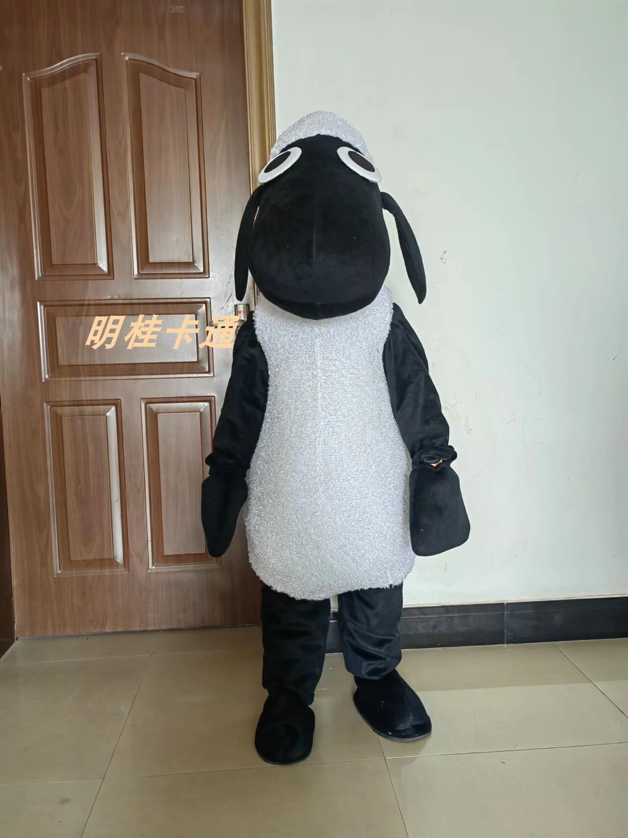 Black Sheep Lamb Mascot Christmas Cosplay Costume Fancy Dress Outfit Advertising Foam Suit for All Ages
Black Sheep Lamb Mascot Christmas Cosplay Costume Fancy Dress Outfit Advertising Foam Suit for All Ages