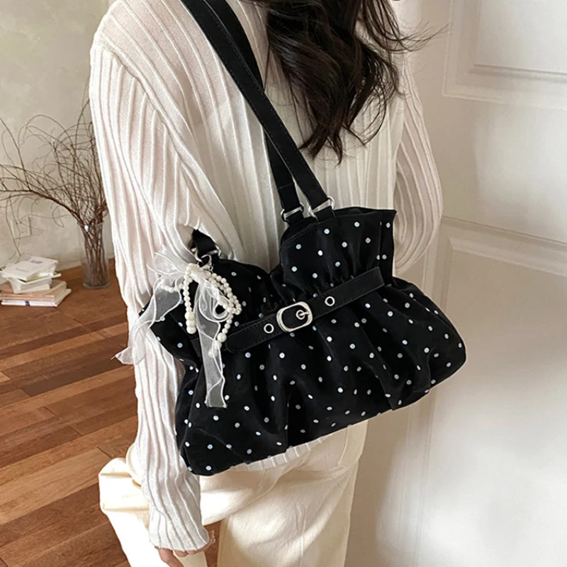 Korean Polka Dot Pleated Underarm Bag Women Elegant Simple Shoulder Bag Large Capacity Soft Cloud Bags Casual Versatile Tote Bag
Korean Polka Dot Pleated Underarm Bag Women Elegant Simple Shoulder Bag Large Capacity Soft Cloud Bags Casual Versatile Tote Bag