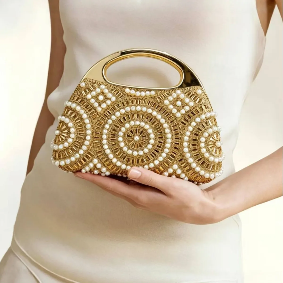 Fashionable Pearl Embedded Diamond Evening Bag Women's Handbag Stylish Clutch Bag for Parties And Banquets Retro Chain
Fashionable Pearl Embedded Diamond Evening Bag Women's Handbag Stylish Clutch Bag for Parties And Banquets Retro Chain