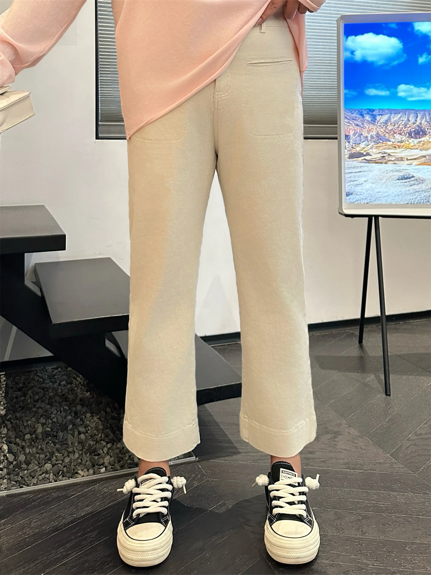 Прямые джинсы с высокой талией и девятью зубцами, повседневные брюки больших размеров, свободный крой, весеннее новое поступление для женщин больших размеров
Прямые джинсы с высокой талией и девятью зубцами, повседневные брюки больших размеров, свободный крой, весеннее новое поступление для женщин больших размеров