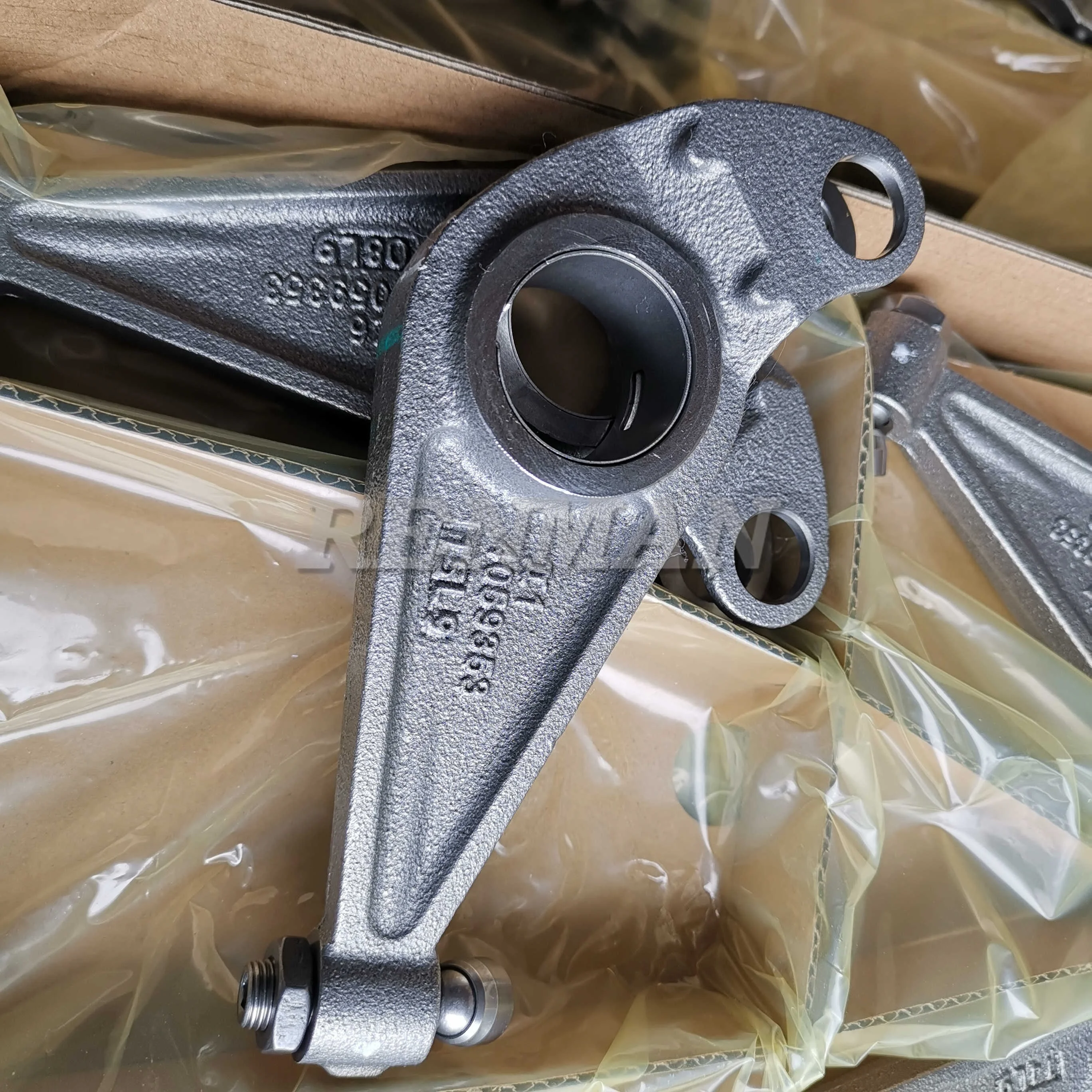 Factory Hot Sale X15 Rocker Lever 4059413 4972819 4298642 4318207 5484231 3103843 4059353 Machinery Engine Parts
Factory Hot Sale X15 Rocker Lever 4059413 4972819 4298642 4318207 5484231 3103843 4059353 Machinery Engine Parts