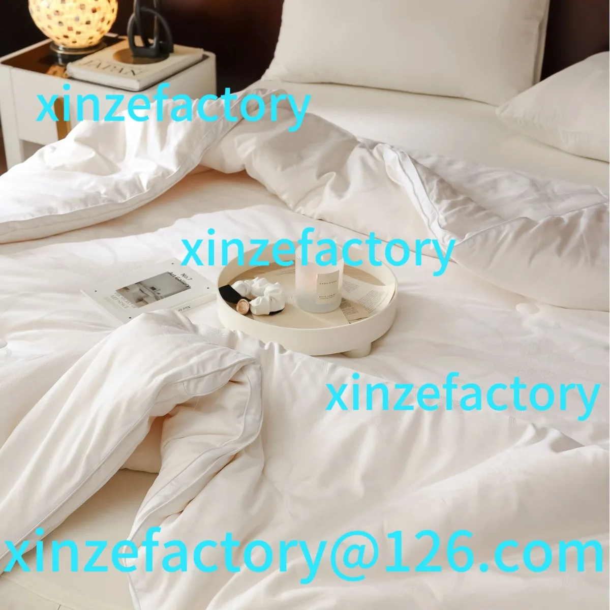 Customizable light luxury jacquard fabric warm and thickened spring, autumn and winter thick quilt
Customizable light luxury jacquard fabric warm and thickened spring, autumn and winter thick quilt