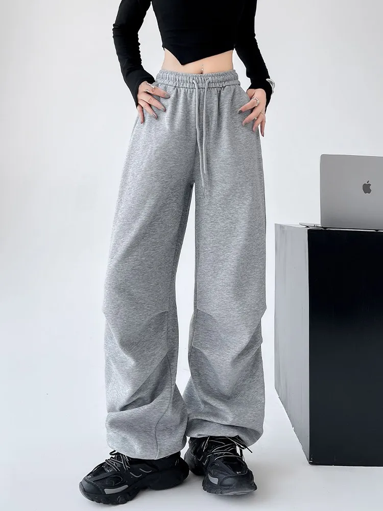 GUUZYUVIZ New Gray Wide Leg Pants For Women Y2k American Retro Casual Folds Sport Parachute Winter Oversized Sweatpants
GUUZYUVIZ New Gray Wide Leg Pants For Women Y2k American Retro Casual Folds Sport Parachute Winter Oversized Sweatpants