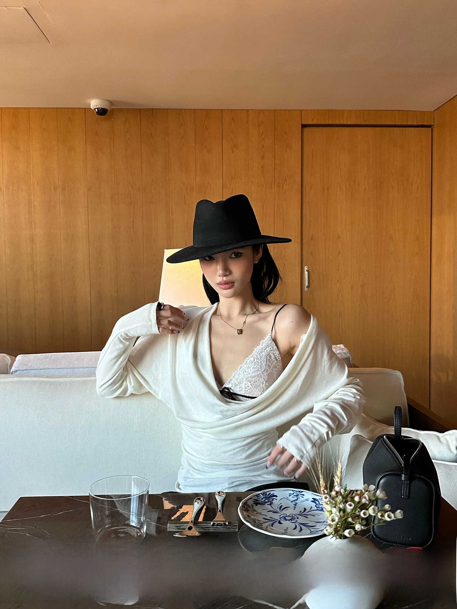 Rovente Sensual White Lace Strap Women's Spring Slimming Sexy Deep V-ne Strap Vest Original Design Fitted Lace V-ne Inner...
Rovente Sensual White Lace Strap Women's Spring Slimming Sexy Deep V-ne Strap Vest Original Design Fitted Lace V-ne Inner...