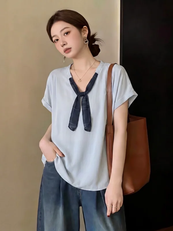Light Blue Silk Scarf V-Neck Short Sleeve Shirt Women's plus Size Summer New Style Age-Defying Top Cover Belly Korean Style
Light Blue Silk Scarf V-Neck Short Sleeve Shirt Women's plus Size Summer New Style Age-Defying Top Cover Belly Korean Style