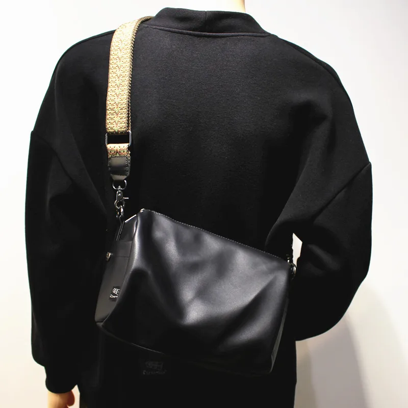 Ins Simple Design Soft Leather Zipper Crossbody Bag Unisex Student Backpack iPad Bag Street Trend Casual Single Shoulder Bag
Ins Simple Design Soft Leather Zipper Crossbody Bag Unisex Student Backpack iPad Bag Street Trend Casual Single Shoulder Bag