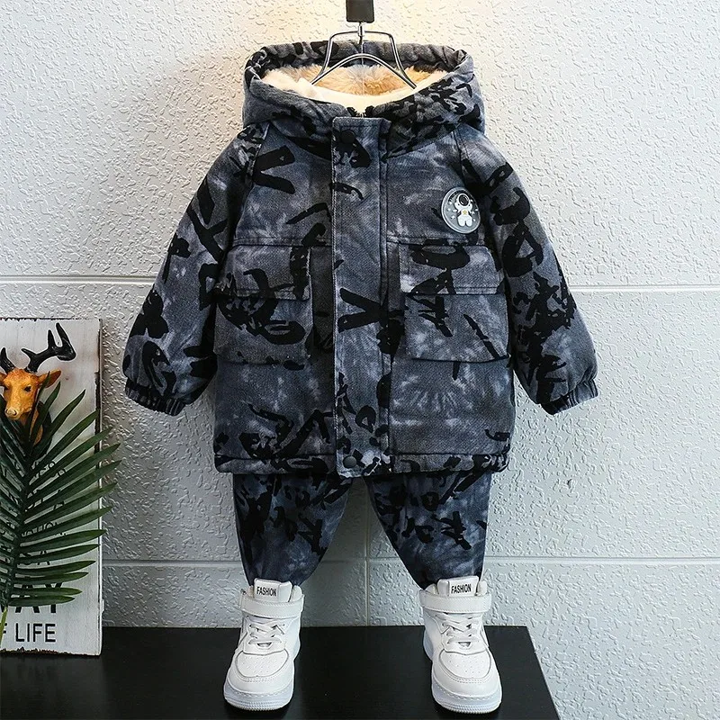 Boys' Winter Plush Thickened Set 2025 New Handsome Children's Warm Coat Pants Two Piece Set
Boys' Winter Plush Thickened Set 2025 New Handsome Children's Warm Coat Pants Two Piece Set