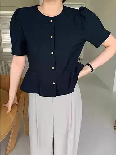 Chic Vintage Metal Single Button Slimming irt Coat Women's Bubble Sve Casual Faion Spring Autumn Winter Outerwear
Chic Vintage Metal Single Button Slimming irt Coat Women's Bubble Sve Casual Faion Spring Autumn Winter Outerwear