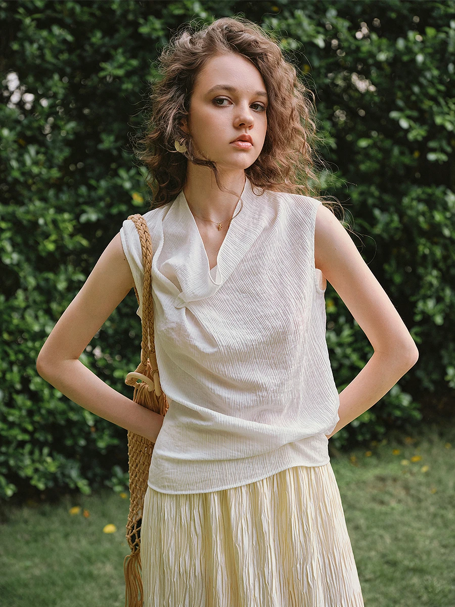 OLrain Women's Summer 2025 Blouse Flowing Collar Sleeveless Design Button-up White Crinkled Fabric Clothes For Woman O57XX98059
OLrain Women's Summer 2025 Blouse Flowing Collar Sleeveless Design Button-up White Crinkled Fabric Clothes For Woman O57XX98059