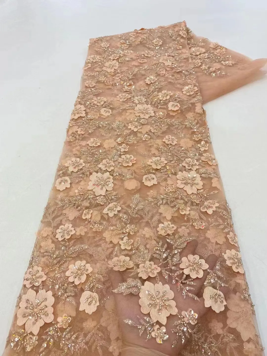 3D applique bead tube sequin embroidery fabric, European and American mesh lace wedding party dress DIY accessories
3D applique bead tube sequin embroidery fabric, European and American mesh lace wedding party dress DIY accessories
